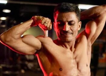 45 की उम्र में IAS अवनीश शरण की फिटनेस जर्नी बनी मिसाल, खुद शेयर किया ट्रांसफॉर्मेशन