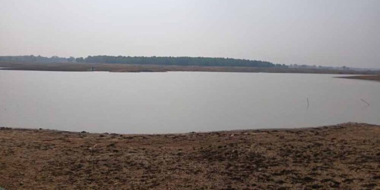 CG के बांध में बड़ा हादसा: 9 लोगों से भरी नाव पलटी, 3 ग्रामीण लापता, रेस्क्यू जारी