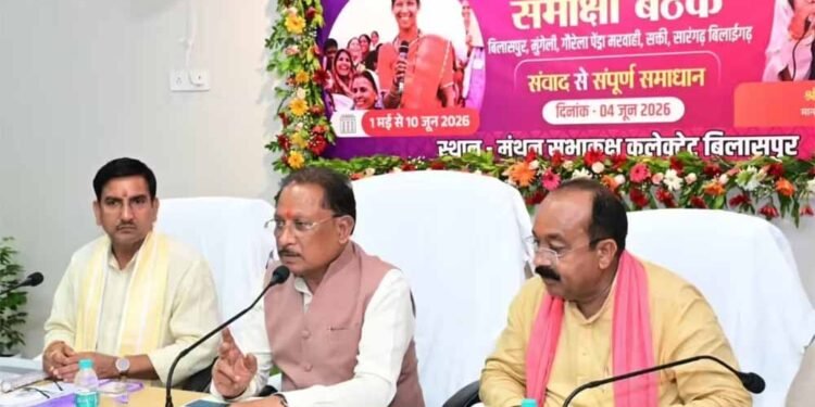 CM साय का अफसरों को सख्त संदेश: किसानों को खाद-बीज की कमी नहीं होनी चाहिए
