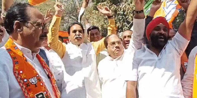 छत्तीसगढ़ निकाय चुनाव में भाजपा-कांग्रेस में कांटे की टक्कर, 3 नगर पंचायत BJP तो 2 पर कांग्रेस का कब्जा