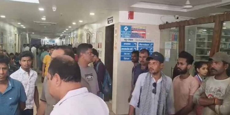 रायगढ़ इस्पात संयंत्र में फर्नेस ब्लास्ट, 4 मजदूर घायल; मौके पर मची अफरा-तफरी