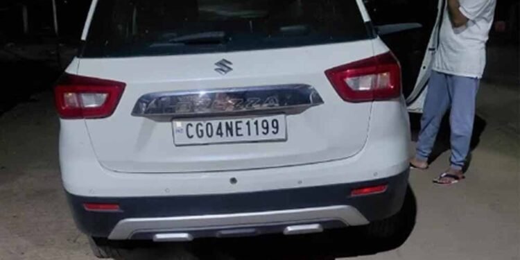 कार-बाइक की टक्कर में दो पत्रकार घायल, कुचलने की कोशिश का गंभीर आरोप