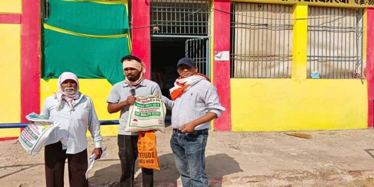 ’नैनो उर्वरकों के उपयोग से बेहतर उत्पादन और मृदा स्वास्थ्य को मिल रहा बढ़ावा-कृषक छेदीलाल’