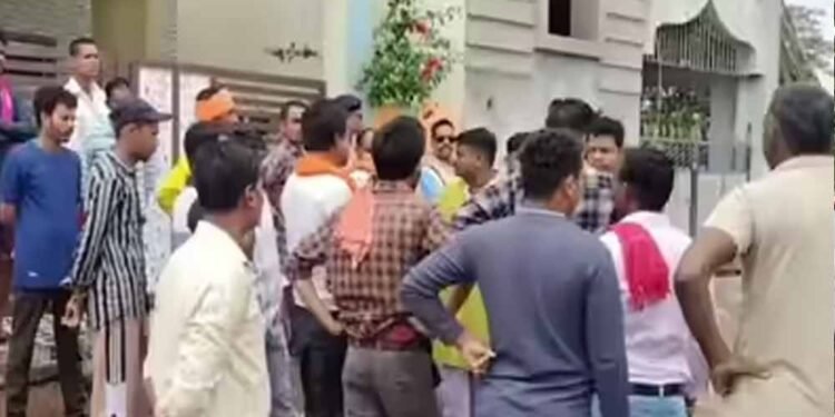 रायपुर में धर्मांतरण के आरोप में दो पास्टर गिरफ्तार, थाने में ईसाई समाज का जोरदार विरोध