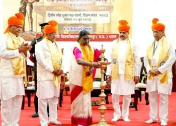 भारतीय संस्कृति, परंपरा और भाषाओं के प्रति सम्मान का भाव विकसित करना विश्वविद्यालयों की महत्वपूर्ण जिम्मेदारी : राष्ट्रपति मुर्मु