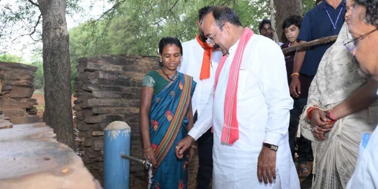 उप मुख्यमंत्री अरुण साव द्वारा निर्माण कार्यों के गहन निरीक्षण का दौर जारी, पुल, सड़क, रेलवे ओवरब्रिज और जल जीवन मिशन के कार्यों का लिया जायजा