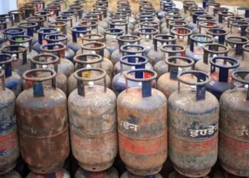 LPG सिलेंडर ने तोड़ी महंगाई की सारी हदें! जनवरी से 7वीं बार बढ़े दाम, जानें आपके शहर का नया रेट