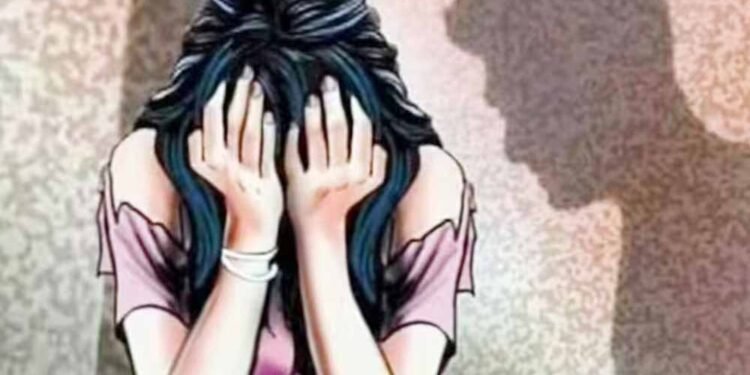 धार में मूक-बधिर नाबालिग से पड़ोसी ने किया दुष्कर्म, गर्भवती होने पर पेट देख पिता ने पूछा तो रोने लगी