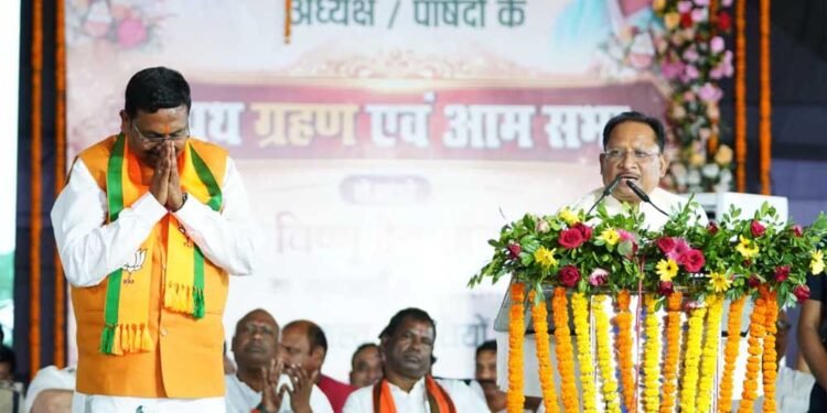 मूलभूत सुविधाओं को बेहतर बनाने के लिए समर्पित भाव से कार्य करें जनप्रतिनिधि : मुख्यमंत्री  विष्णु देव साय