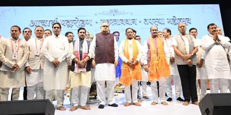 मानवता को शांति, आत्मसंयम, करुणा और अहिंसा का मार्ग दिखाते हैं भगवान महावीर के विचार : लोकसभा अध्यक्ष  ओम बिरला
