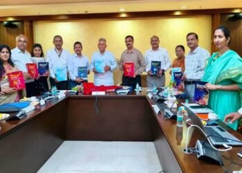 विद्यार्थियों को वैश्विक अवसरों के अनुरूप तैयार करने की दिशा में कार्य करें : मंत्री  परमार