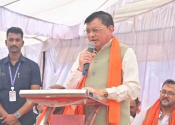 सुशासन तिहार: गोपालपुर समाधान शिविर में पहुंचे प्रभारी मंत्री लखन लाल देवांगन, 17 पंचायतों के ग्रामीणों को मिला योजनाओं का लाभ
