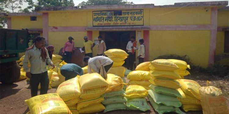 25 हजार मीट्रिक टन से अधिक रासायनिक उर्वरक उपलब्ध, प्रशासन की कड़ी निगरानी में वितरण व्यवस्था