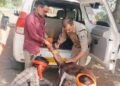 गुना के डायल-112 हीरोज घायल हिरण के शावक को सुरक्षित वन विभाग के सुपुर्द किया