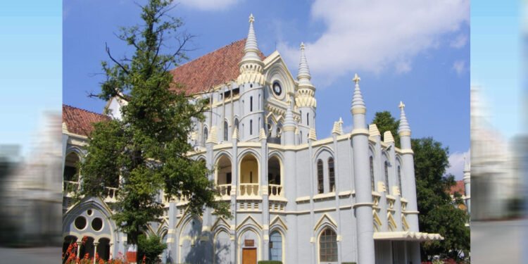 PM मोदी के ‘कार पूल’ संदेश की हाईकोर्ट में गूंज, पार्किंग संकट पर वकीलों से साथ आने की अपील