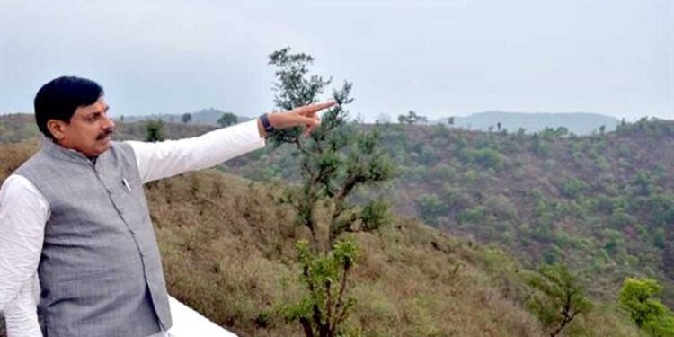 मुख्यमंत्री डॉ. यादव ने बैतूल के हिल स्टेशन कुकरू में देखा सनसेट पॉइंट