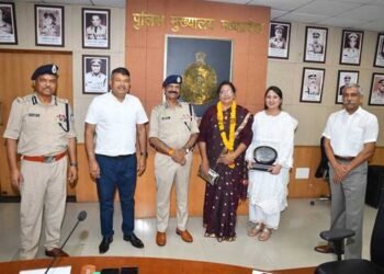 पुलिस मुख्यालय परिवार द्वारा 11 सेवानिवृत्‍त कर्मचारियों को दी गई भावभीनी विदाई