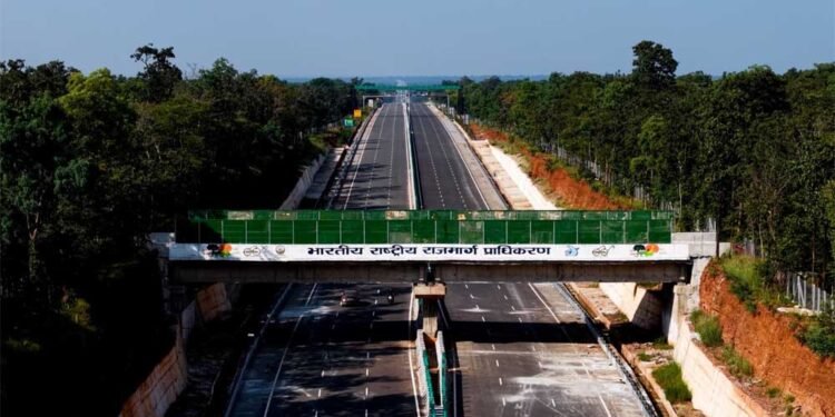फ्लाई-ऐश और औद्योगिक कचरे की रिसाइक्लिंग से बन रहीं पर्यावरण-अनुकूल सड़कें