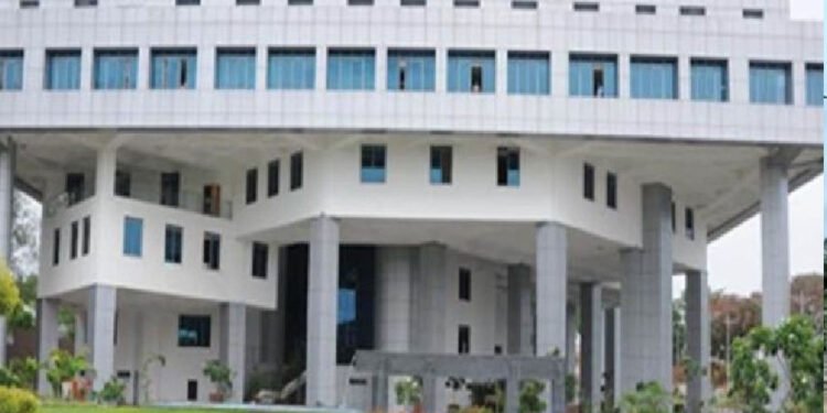 भोपाल लोकायुक्त में बड़ा एक्शन: वॉइस सैंपल बदलने के आरोप में दो DSP हटाए गए