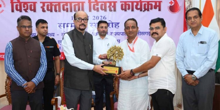 रक्तदान सबसे बड़ा दान, इससे बड़ी कोई सेवा नहीं – राज्यपाल डेका