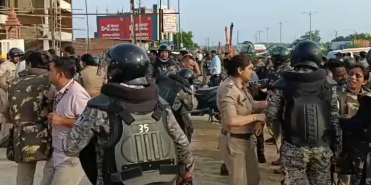 दतिया उपचुनाव: BJP टिकट पर बवाल, आशुतोष तिवारी के नाम से नाराज़ समर्थकों ने NH-44 पर 15 किमी लंबा जाम लगाया