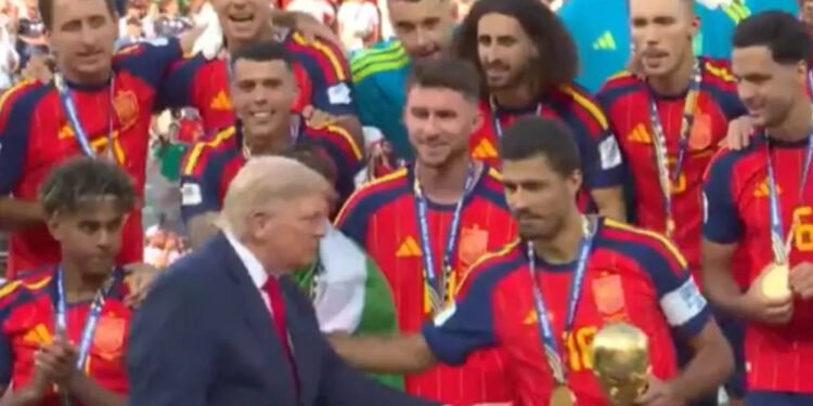 FIFA World Cup Final: स्पेन बना चैंपियन, ट्रंप जश्न के बीच पहुंचे तो FIFA चीफ ने किया किनारे