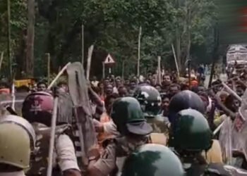 छत्तीसगढ़ के सूरजपुर में भूमि अधिग्रहण पर बवाल! हिंसक झड़प में DSP समेत 24 से ज्यादा पुलिसकर्मी घायल