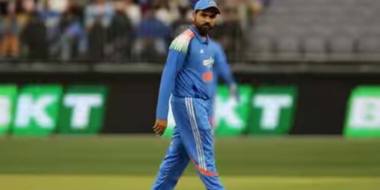 रोहित शर्मा का वनडे करियर खत्म? आंकड़े दे रहे हैं अलग कहानी