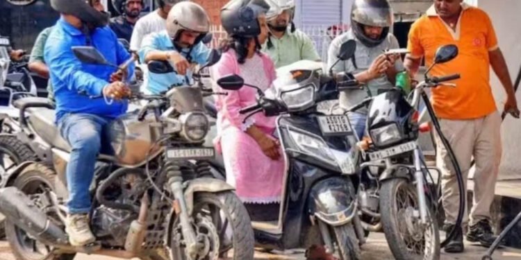 Rules Change From Today: पेट्रोल, LPG, आधार से बैंकिंग तक… आज से बदल गए 10 बड़े नियम