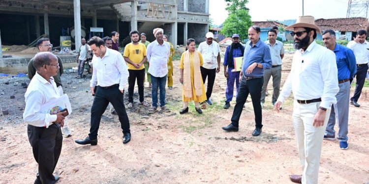 रायपुर : दुलदुला और बंदरचुवा में आधुनिक बस स्टैंड निर्माण कार्य तेज, यात्रियों को जल्द मिलेगी बेहतर सुविधा