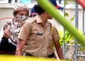 केतन अग्रवाल मर्डर केस: पुलिस घेरे में सिया गोयल का कथित ‘मिडिल फिंगर’ इशारा, VIDEO वायरल