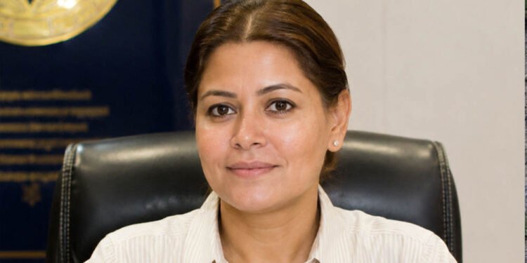 एक्टिंग से IPS तक का सफर! सिमाला प्रसाद बनीं निमाड़ रेंज की नई DIG, पिता रहे सांसद और मां हैं साहित्यकार