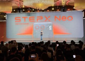 चीन ने पेश किया दुनिया का पहला एजेंटिक AI स्मार्टफोन StepX Neo