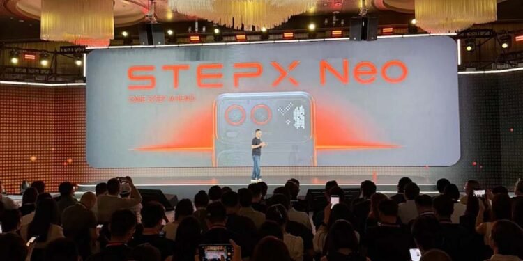 चीन ने पेश किया दुनिया का पहला एजेंटिक AI स्मार्टफोन StepX Neo
