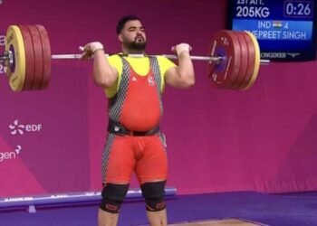 लवप्रीत सिंह गोल्ड से 1 किलो दूर, कॉमनवेल्थ में जीता सिल्वर मेडल