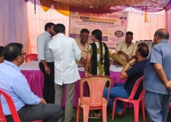 छात्रवृत्ति घोटाले में कार्रवाई की मांग तेज आमरण अनशन तीसरे दिन भी जारी