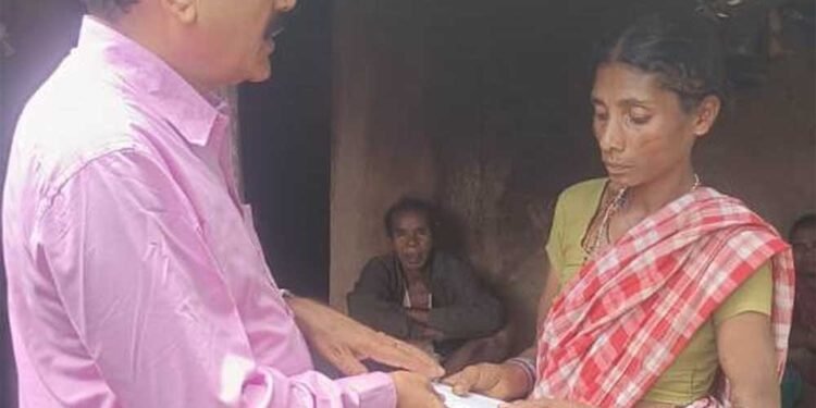 आपदा में पति को खोने वाली चैती का सहारा बना प्रशासन