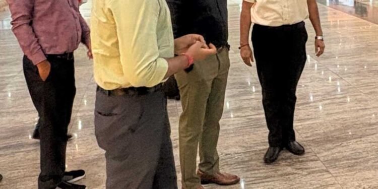 भारत सरकार के पर्यटन मंत्रालय के अतिरिक्त सचिव एवं महानिदेशक सुमन बिल्ला का रायपुर एयरपोर्ट पर हुआ आत्मीय स्वागत