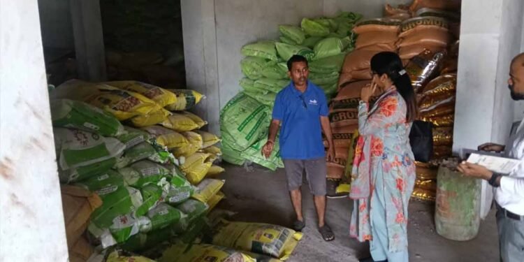 दुर्ग में खाद की गुणवत्ता पर बड़ा खुलासा, समितियों में भंडारित नमूने जांच में फेल