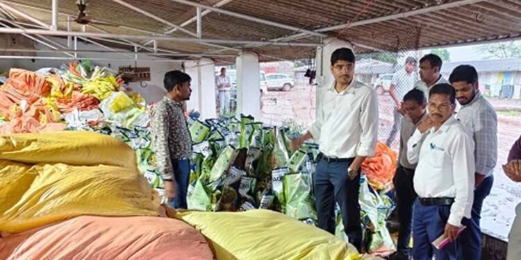 CG में कृषि विभाग की बड़ी कार्रवाई, अवैध भंडारण और पैकेजिंग यूनिट पर छापा, गोदाम सील