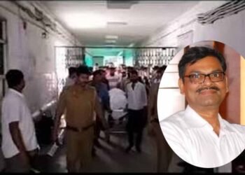 बिलासपुर में मंच पर गाना गाते-गाते प्रोफेसर को आया हार्ट अटैक, मौके पर हुई मौत