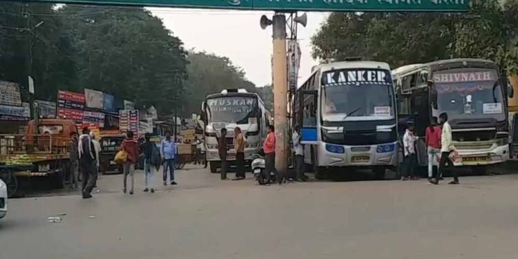रायपुर में 149 बस ऑपरेटरों पर कार्रवाई, व्हीकल लोकेशन ट्रैकिंग डिवाइस नहीं लगाने पर नोटिस