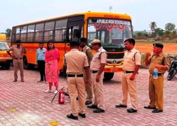 रायपुर पुलिस का बड़ा अभियान, 200 स्कूल बसों और ड्राइवरों की हो रही जांच