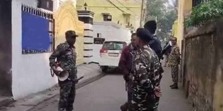 CG में पीतल कारोबारी के ठिकानों पर ED और IT की बड़ी कार्रवाई, शराब कारोबार से कनेक्शन की जांच