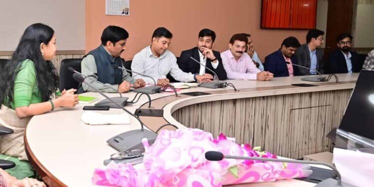 CG कर्मचारियों को मिलेगी कैशलैस इलाज की सुविधा? आज की बैठक में होगा बड़ा फैसला