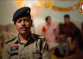 ‘परिवार कर रहा आपका इंतजार, खबर का नहीं’: सड़क सुरक्षा पर रायपुर पुलिस का भावुक वीडियो वायरल