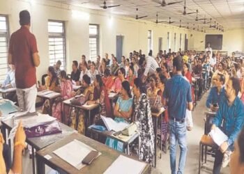 CG के शिक्षकों को हाईकोर्ट से नहीं मिली राहत, क्रमोन्नति वेतनमान पर रिट याचिकाएं खारिज