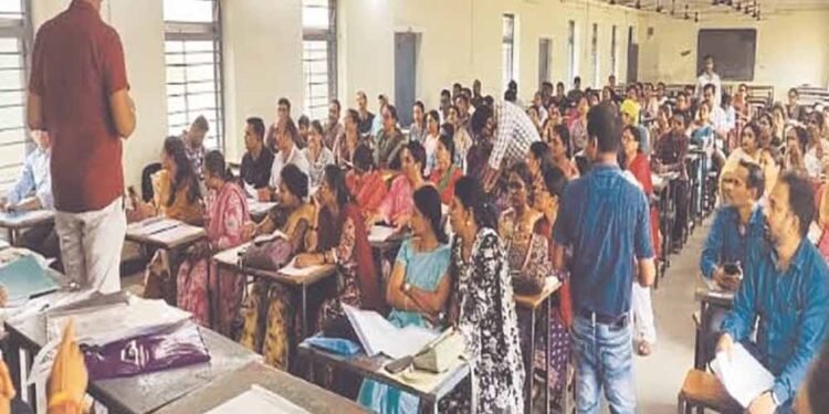 CG के शिक्षकों को हाईकोर्ट से नहीं मिली राहत, क्रमोन्नति वेतनमान पर रिट याचिकाएं खारिज