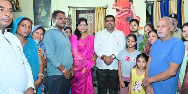 शिक्षा मंत्री ने पद्म विभूषण डॉ. तीजन बाई के श्रद्धांजलि कार्यक्रम की तैयारियों का लिया जायजा
