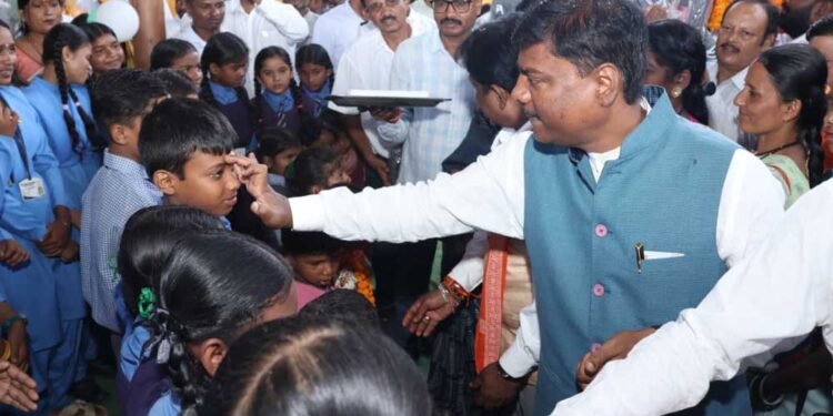 भानपुरी में हर्षोल्लास के साथ मनाया गया शाला प्रवेश उत्सव